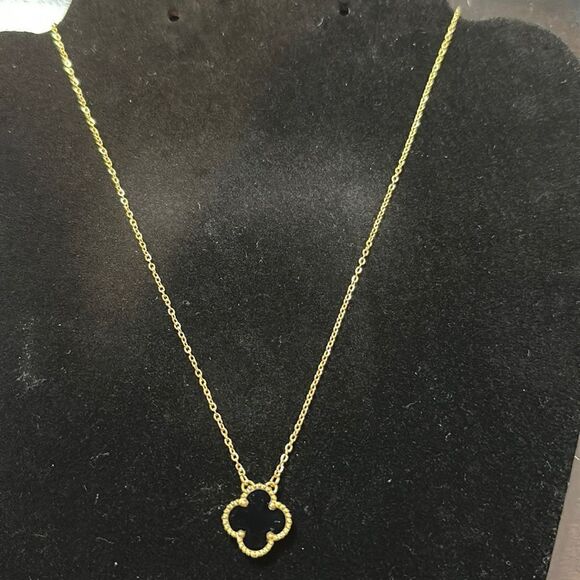 Jewelry - 18K Gold Plated titanium black clover necklace